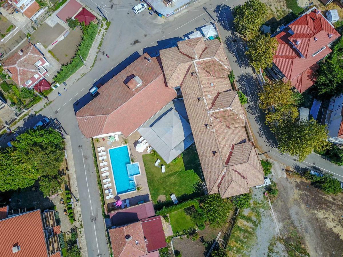 Hotel Черноморець Екстер'єр фото